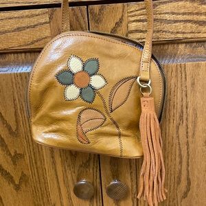 Hobo Nash crossbody in “Earth” color. Gently used condition. 24” strap.